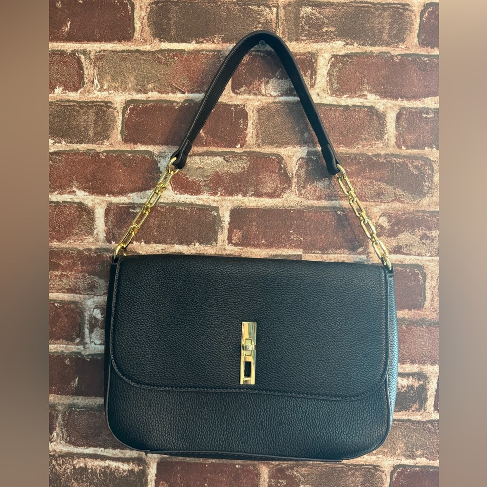 Black Liz Claiborne Gold Chainlink Everyday Shoulder Bag